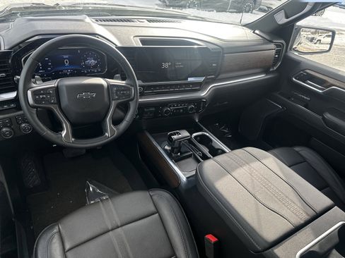 Certified 2024 Chevrolet Silverado 1500 High Country w/ Midnight Edition image 9