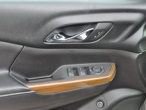 Used 2018 GMC Acadia SLE w/ Driver Alert Package I image 12