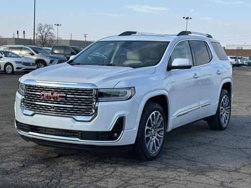 Used 2023 GMC Acadia Denali w/ Denali Ultimate Package image 7