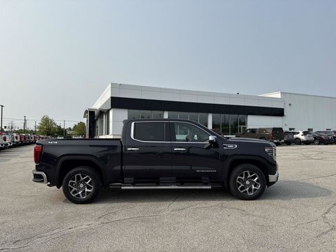 Used 2022 GMC Sierra 1500 SLT w/ SLT Premium Plus Package image 9