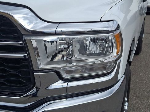Used 2024 RAM 2500 Tradesman w/ Chrome Appearance Group image 9