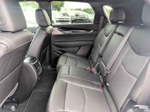 Certified 2025 Cadillac XT5 Premium Luxury AWD/4WD image 33
