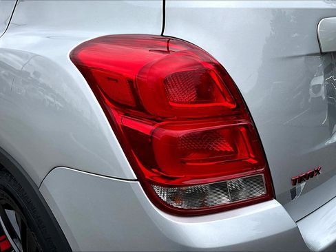 Used 2019 Chevrolet Trax LT w/ Sun & Sound Package FWD image 23
