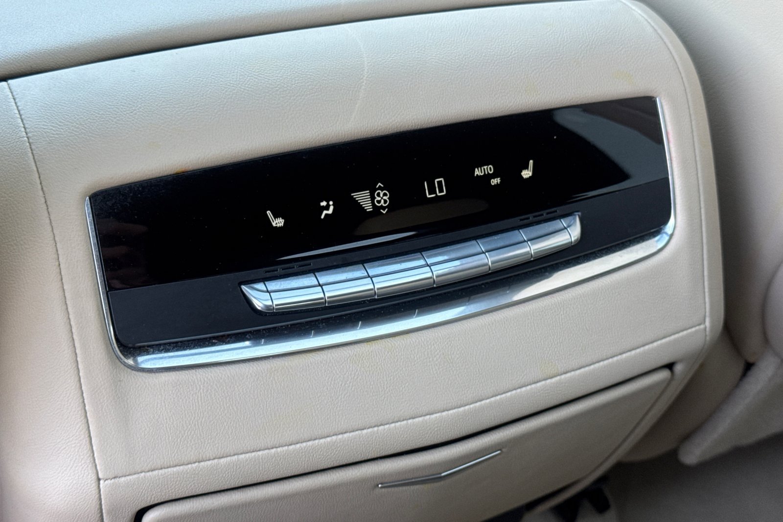 Certified 2023 Cadillac Escalade Premium Luxury AWD/4WD image 42