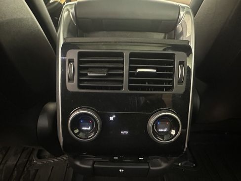 Used 2020 Land Rover Range Rover Sport SVR image 28