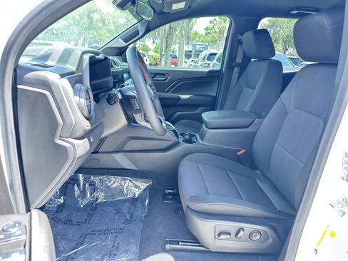 Used 2025 Chevrolet Colorado W/T w/ WT Custom Package RWD image 12