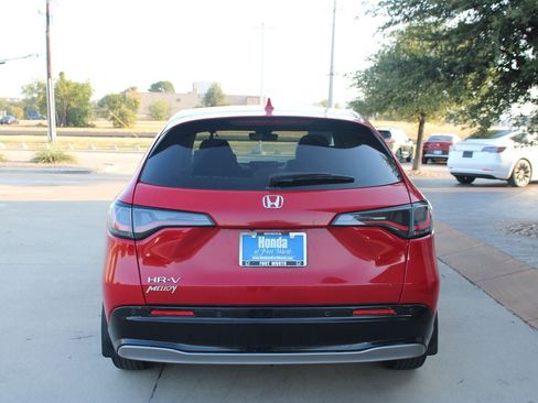 Used 2025 Honda HR-V EX-L image 4