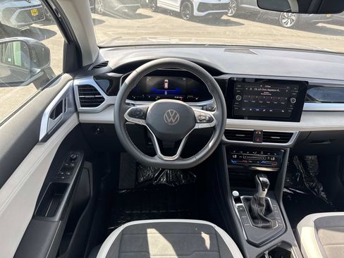 New 2026 Volkswagen Taos SE image 8