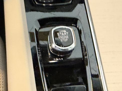 New 2026 Volvo XC60 B5 Ultra w/ Protection Package AWD/4WD image 20