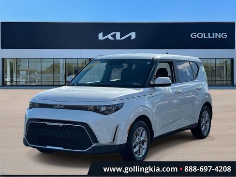 Used 2023 Kia Soul LX w/ LX Technology Package image 5