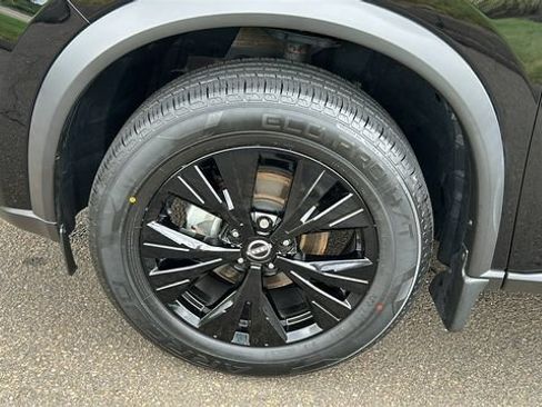 Certified 2023 Nissan Rogue SV w/ SV Premium B Package AWD/4WD image 8