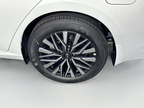 New 2026 Nissan Altima 2.5 SV FWD image 10