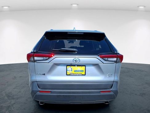 Used 2019 Toyota RAV4 XLE AWD/4WD image 7