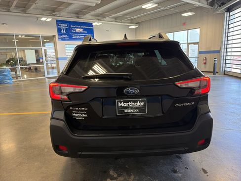 Used 2025 Subaru Outback Premium AWD/4WD image 6