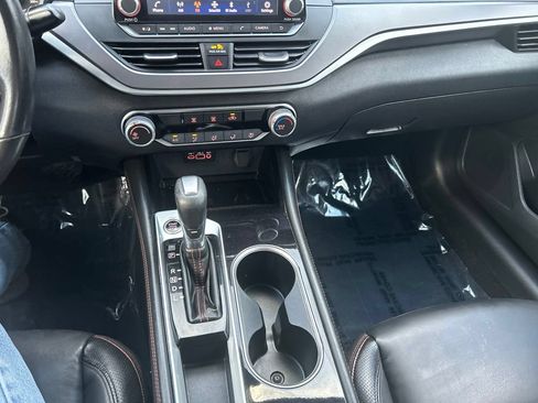 Used 2024 Nissan Altima 2.5 SR FWD image 25