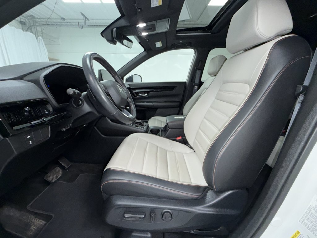 Used 2024 Honda CR-V Sport Touring image 4