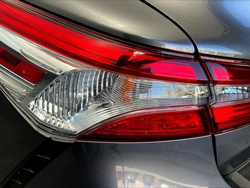 Used 2020 Toyota Camry SE FWD image 26