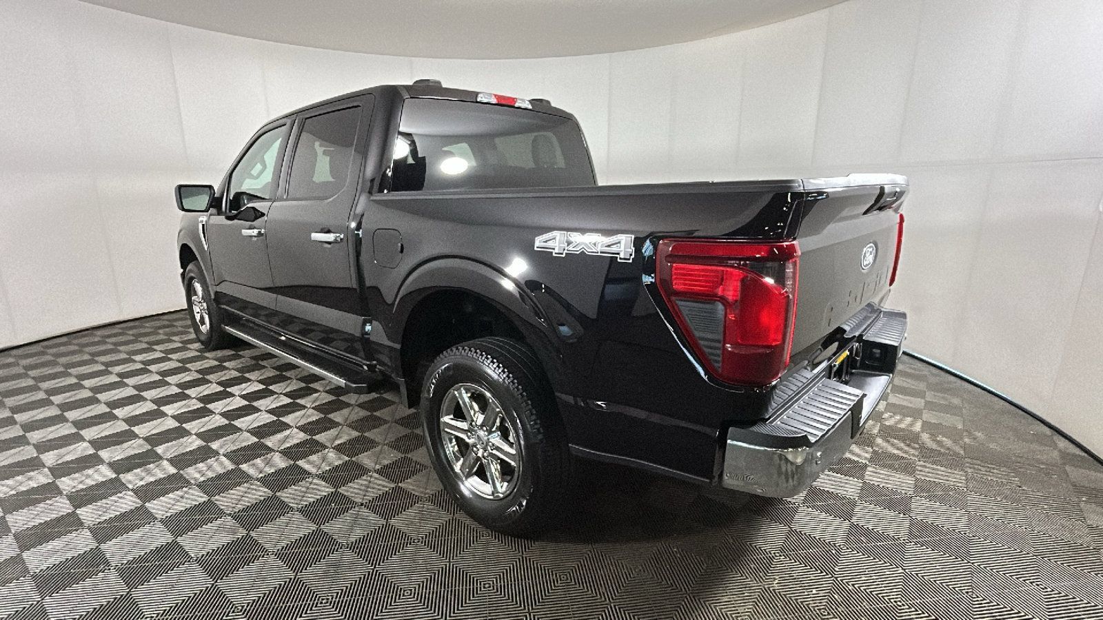 Used 2025 Ford F150 XLT w/ Equipment Group 301A Standard AWD/4WD image 5
