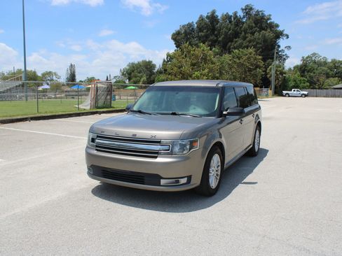 Used 2013 Ford Flex SEL FWD image 30