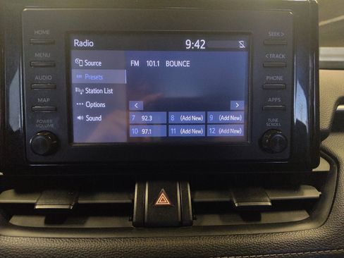 Used 2019 Toyota RAV4 XLE w/ Convenience Package FWD image 25