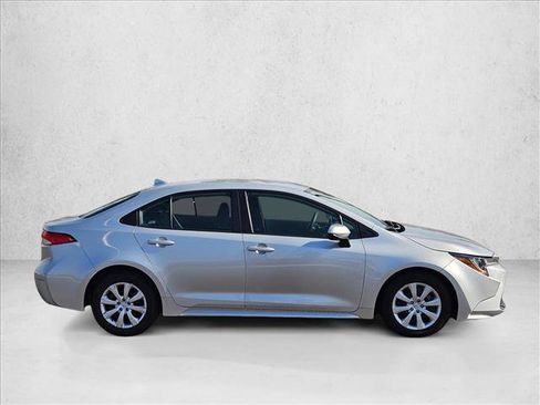 Used 2023 Toyota Corolla LE FWD image 5