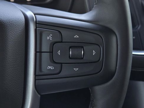 Used 2023 GMC Yukon XL SLT w/ SLT Luxury Package image 11