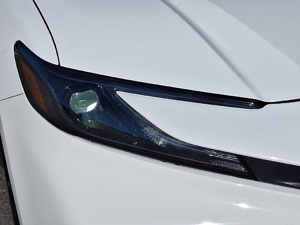 Used 2025 Toyota Camry SE FWD image 10