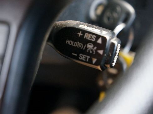 Used 2022 Toyota Tacoma SR image 2