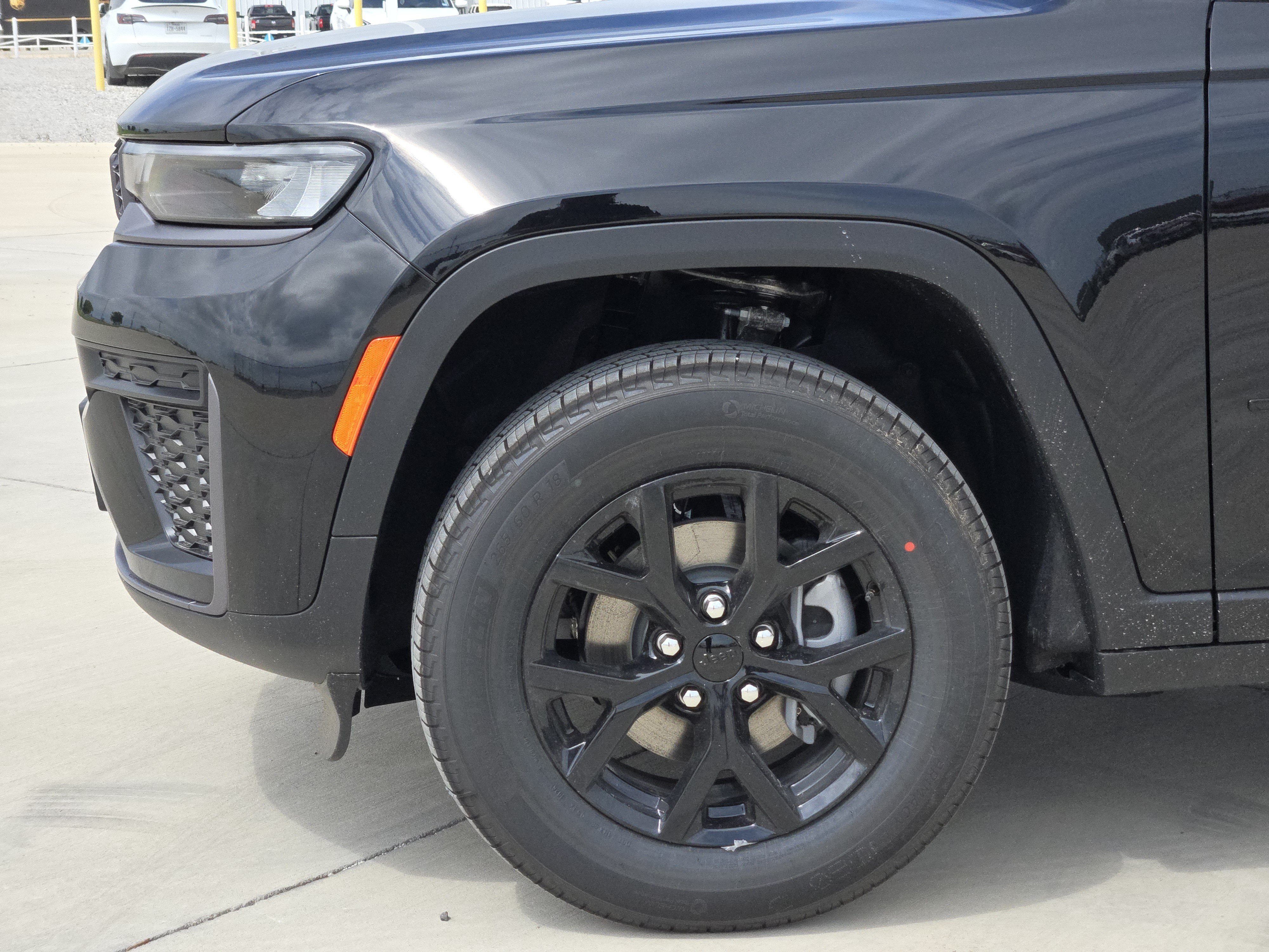 New 2026 Jeep Grand Cherokee Altitude AWD/4WD image 6