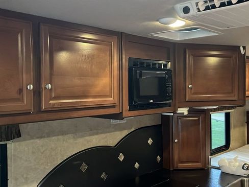 Used 2013 Ford E-450 and Econoline 450 Super Duty w/ Motorhome Prep Pkg image 23