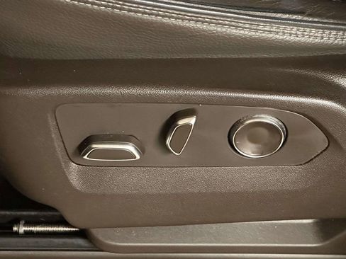 Used 2023 GMC Yukon XL Denali image 15