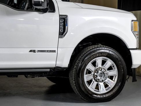 Used 2022 Ford F250 Platinum w/ FX4 Off-Road Package image 7