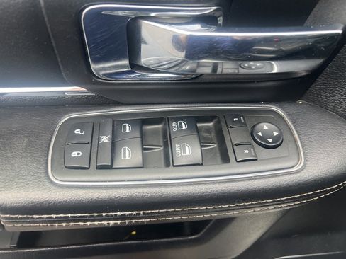 Used 2014 RAM 3500 Laramie w/ Cold Weather Group image 16