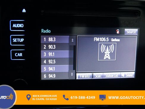 Used 2017 Toyota Corolla SE w/ Carpet Mat Package (TMS) FWD image 21
