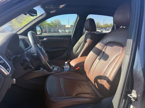 Used 2017 Audi Q5 2.0T Premium Plus w/ Technology Package image 12