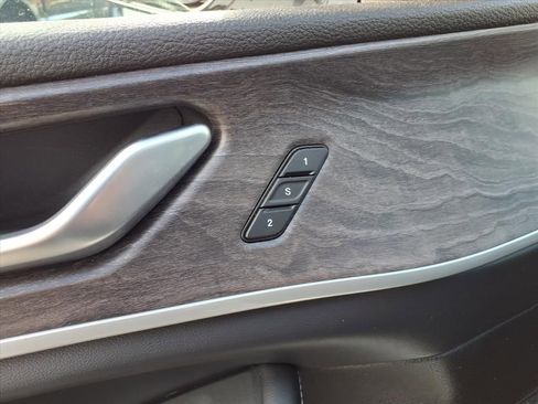 Certified 2024 Jeep Grand Cherokee L Limited AWD/4WD image 7