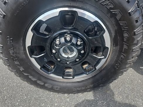 Used 2025 Ford F350 Lariat w/ Tremor Off-Road Package AWD/4WD image 39