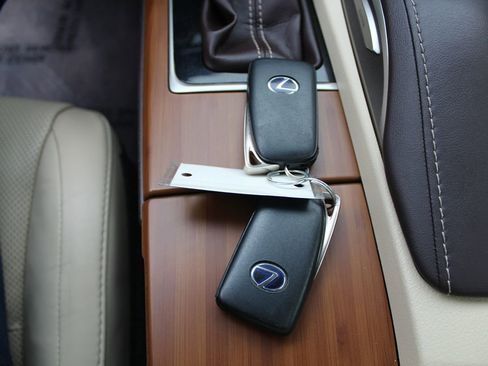 Used 2018 Lexus ES 300h image 33