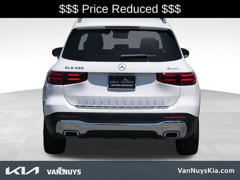 Used 2025 Mercedes-Benz GLB 250 4MATIC image 36