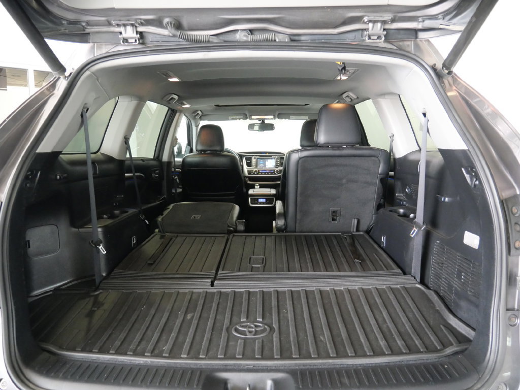 Used 2016 Toyota Highlander Limited AWD/4WD image 29