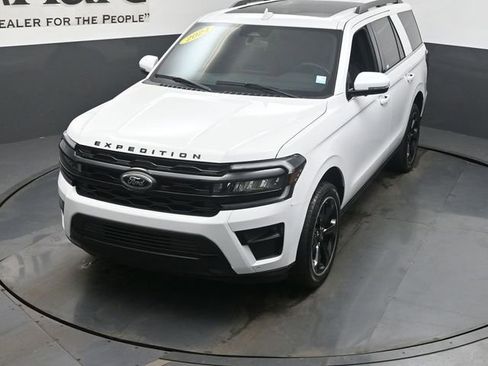 Used 2024 Ford Expedition Limited AWD/4WD image 47