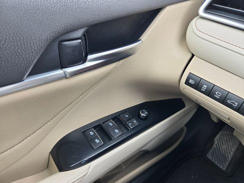 Used 2018 Toyota Camry XLE w/ Audio Package FWD image 21