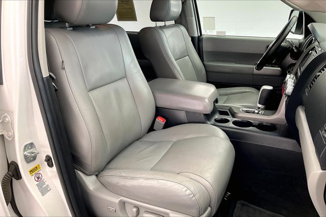 Used 2015 Toyota Sequoia Limited AWD/4WD image 6