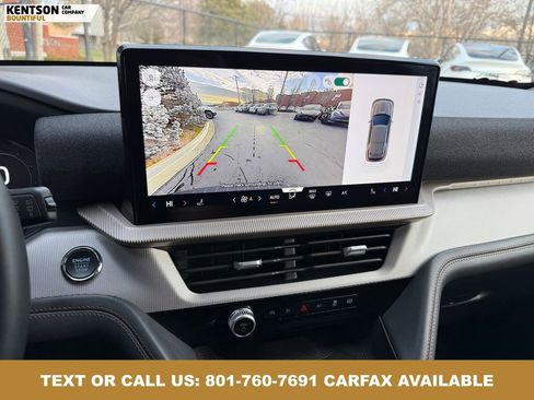 Used 2025 Ford Explorer Active AWD/4WD image 21