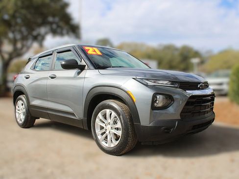 Used 2021 Chevrolet TrailBlazer LS image 3