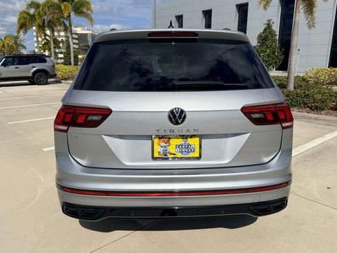 Used 2022 Volkswagen Tiguan SE R-Line image 10