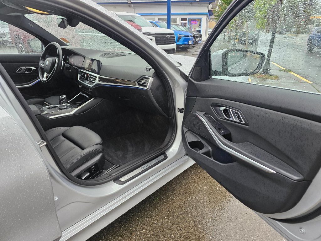 Used 2019 BMW 330i xDrive Sedan w/ Convenience Package AWD/4WD image 13