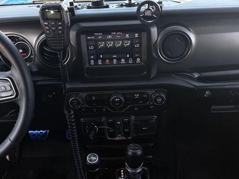 Used 2023 Jeep Wrangler Unlimited Sport AWD/4WD image 18