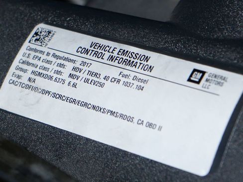 Used 2017 GMC Sierra 2500 Denali w/ Duramax Plus Package AWD/4WD image 14