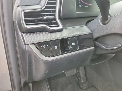 Used 2024 Kia Sportage LX FWD image 24